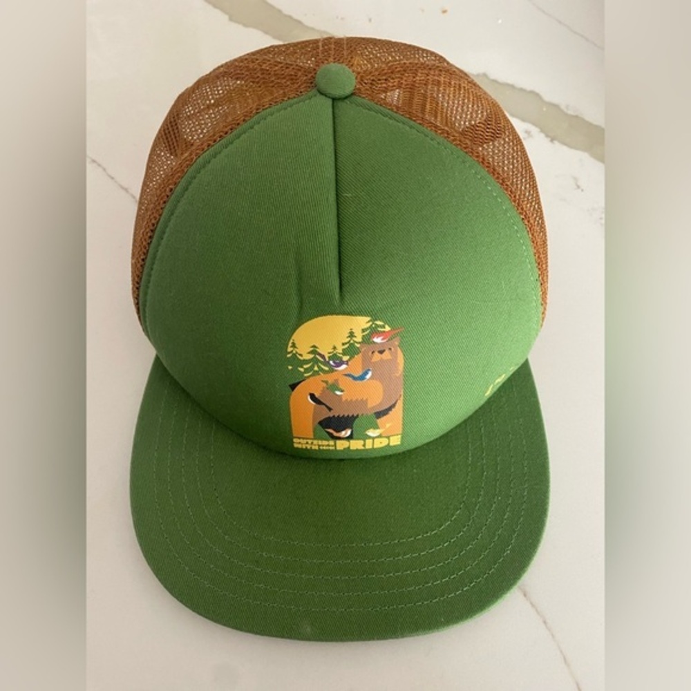 REI ride trucker hat

Used but in good condition 

Average ship time one day
